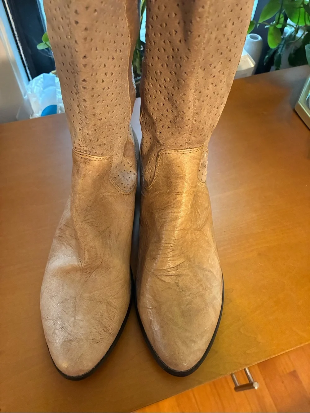 BC GENUINE LEATHER Perforated boots SZ 10